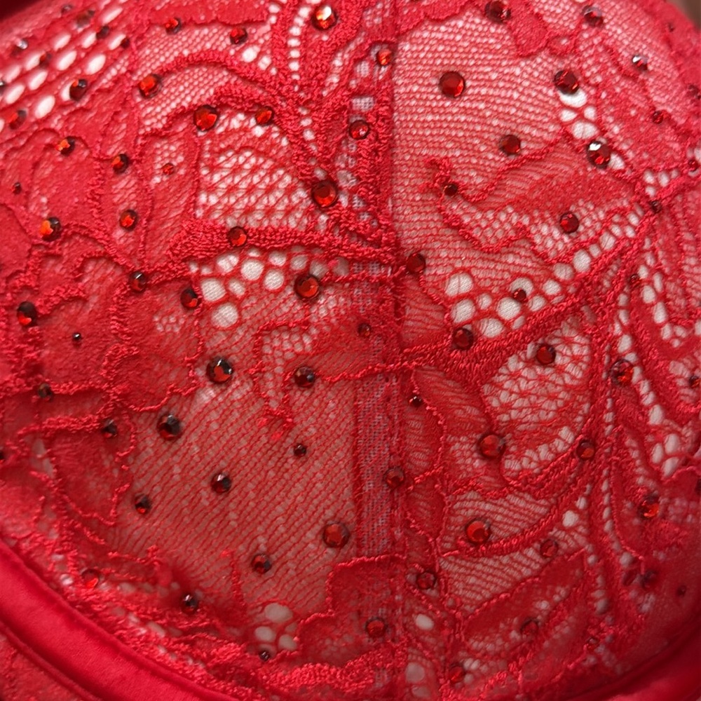 Victoria Secret Bra - Picture 3 of 3